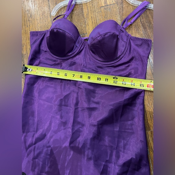 Sexy sleep dress with cut out at the bottom - Picture 7 of 9